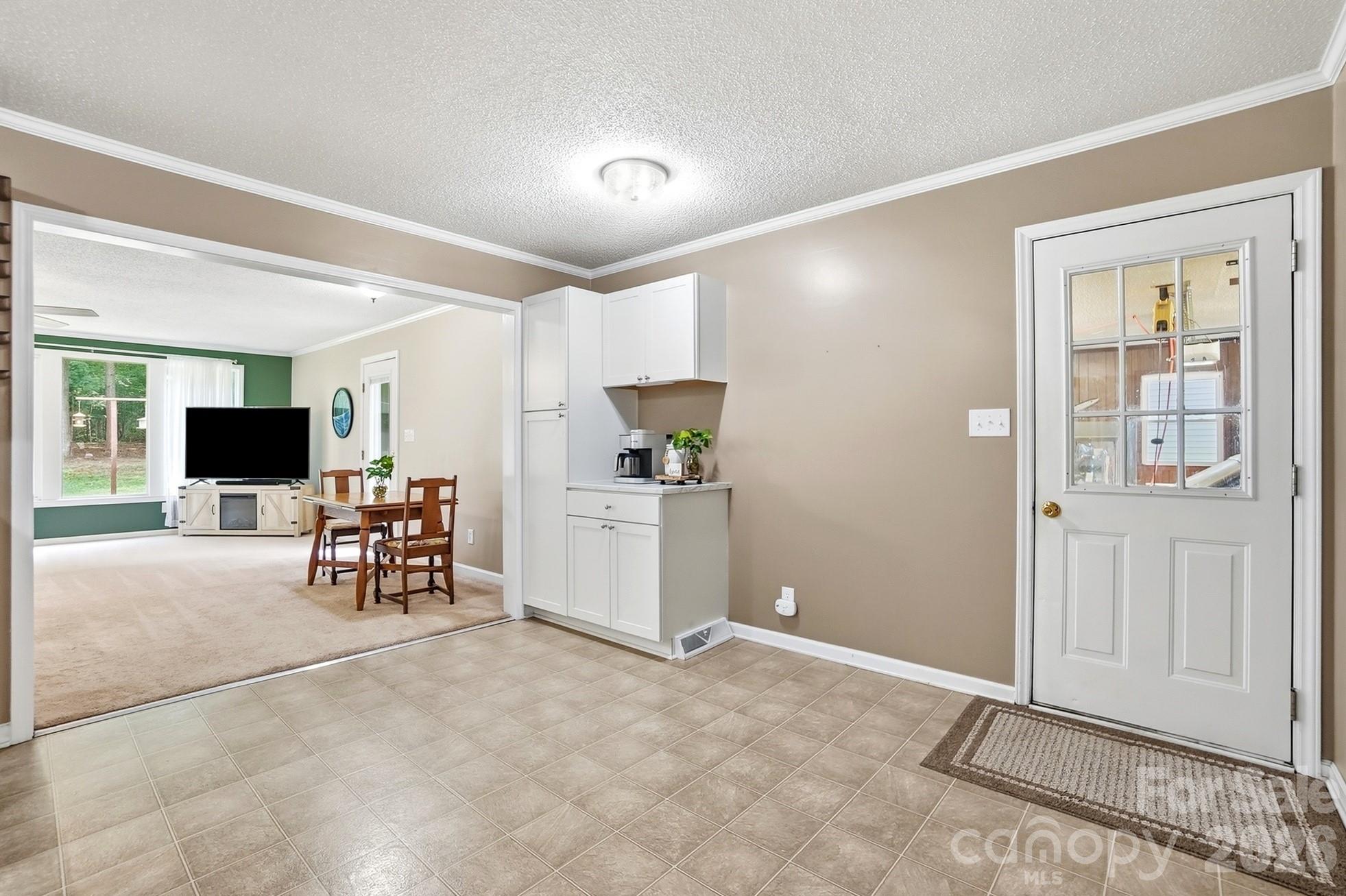 5542 Randolph Road Property Photo 15