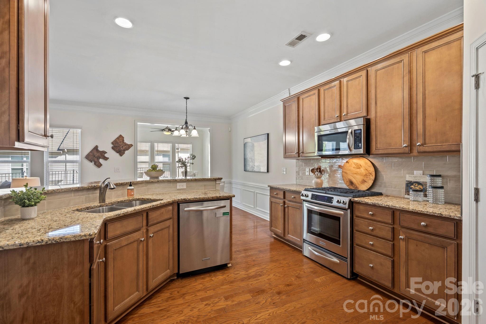 1809 Royal Gorge Avenue Property Photo 8