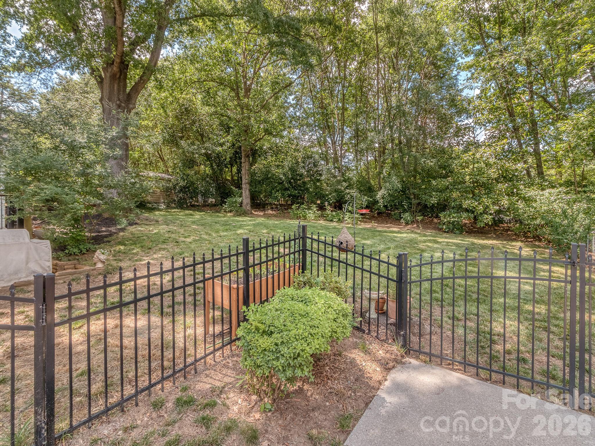 6817 Ronda Avenue Property Photo 24