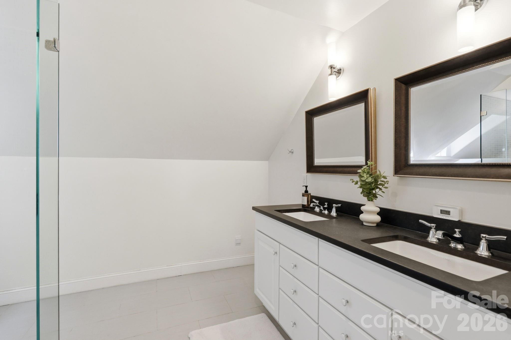 23 Warwick Place Property Photo 24