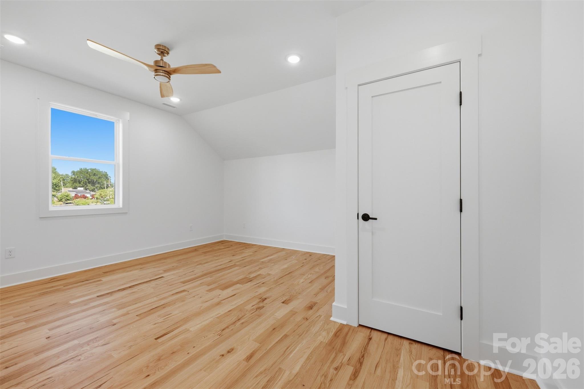75 2nd Avenue Property Photo 43
