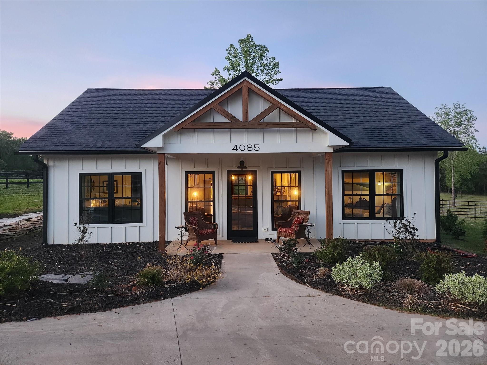 4085 Hunting Country Road Property Photo 1