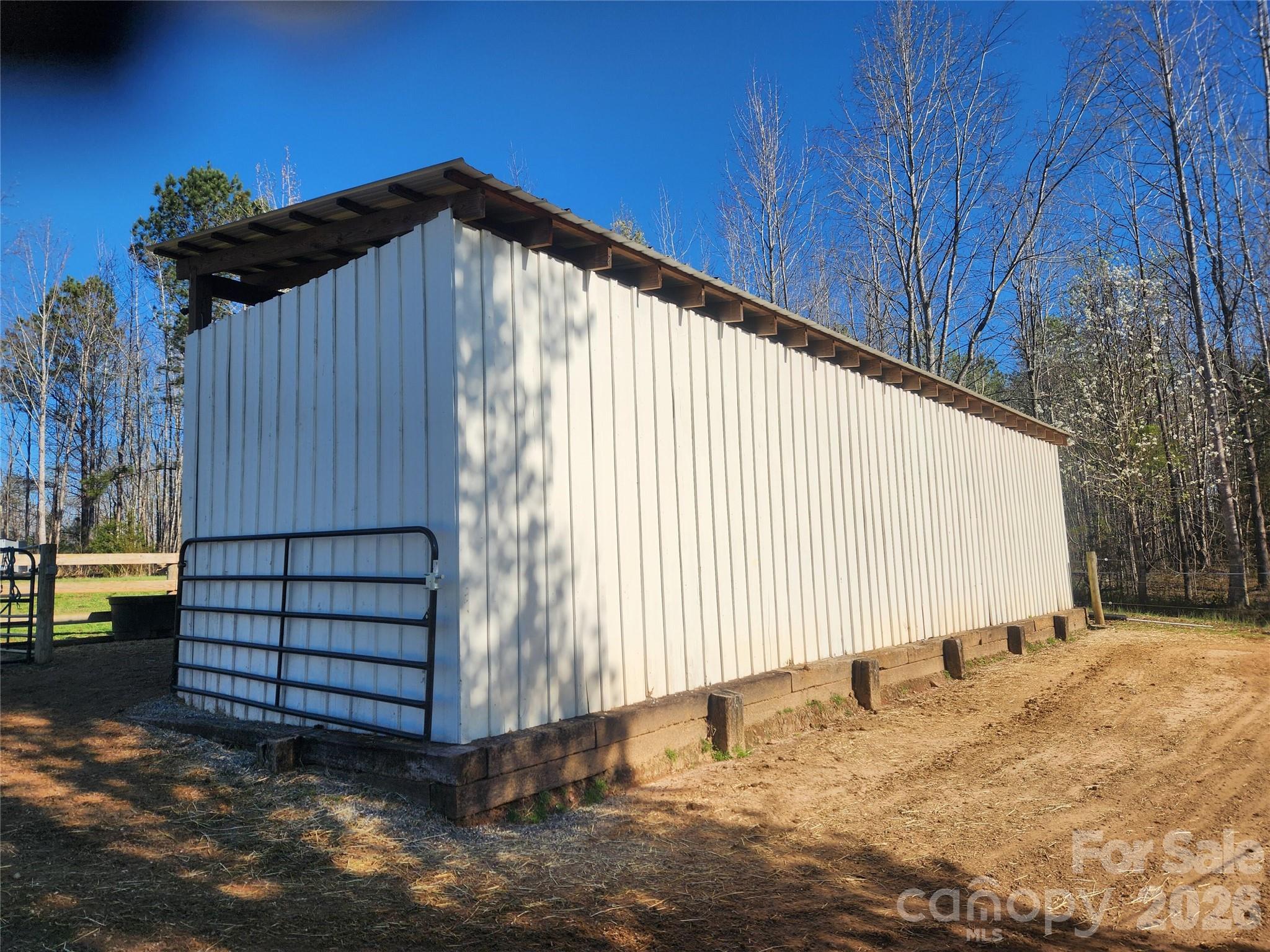 4085 Hunting Country Road Property Photo 16