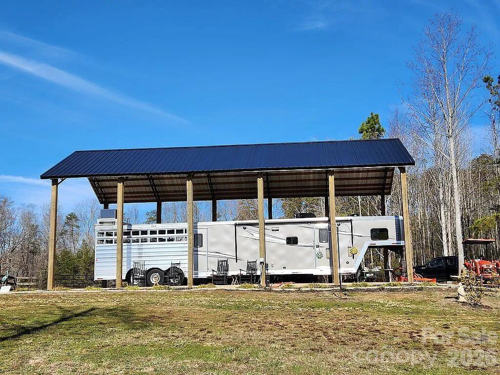4085 Hunting Country Road Property Photo 18