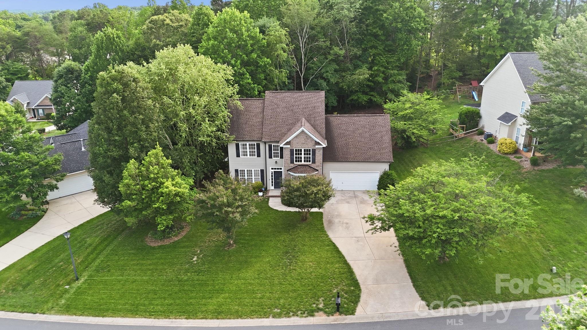 470 Fox Ridge Court Property Photo 1