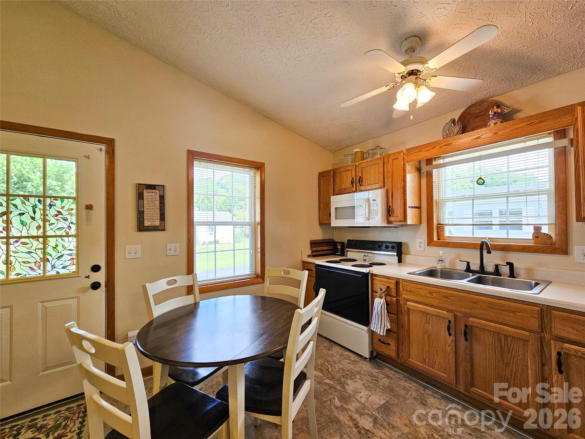 68 Strollers Lane Property Photo 3