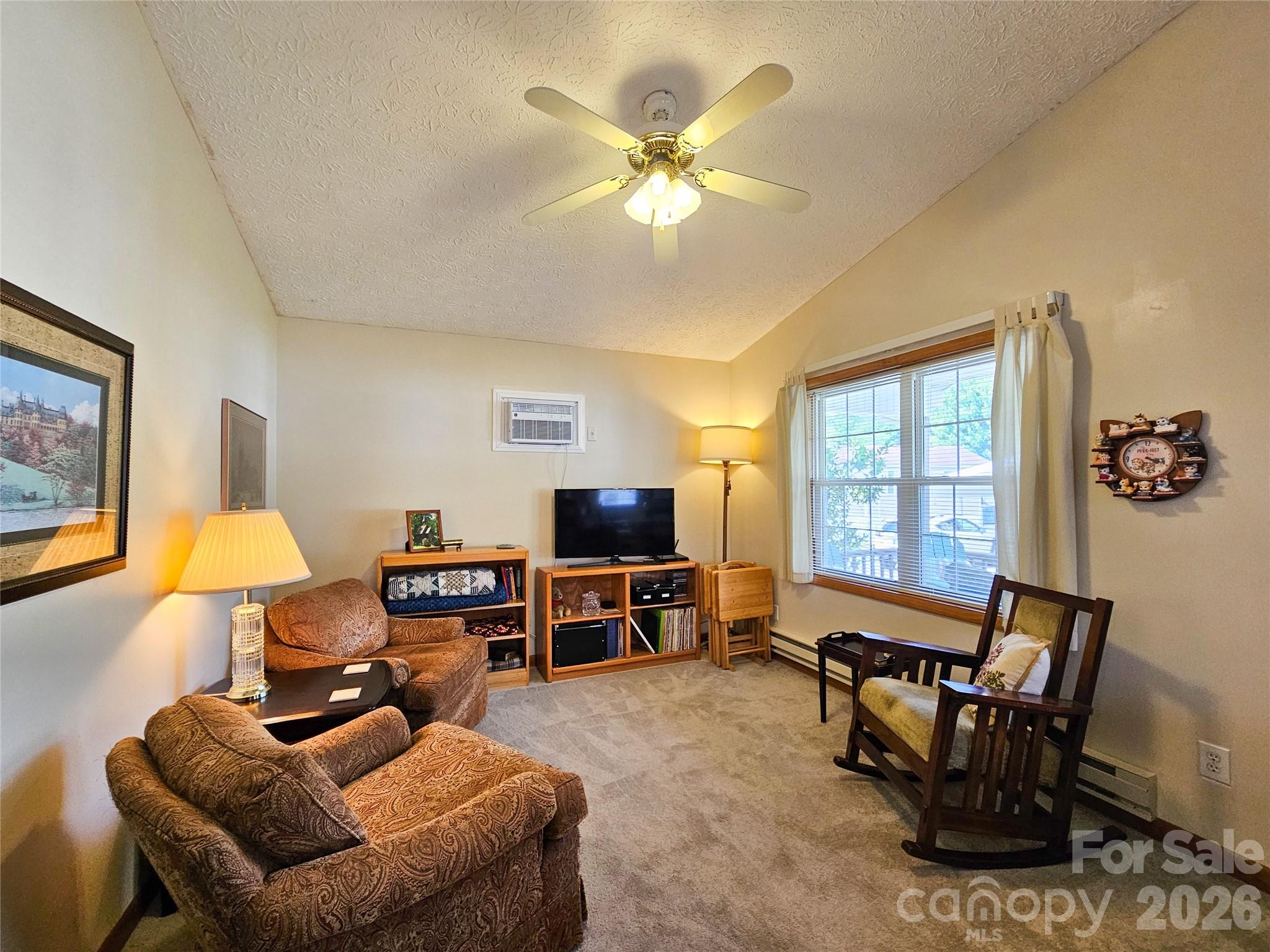68 Strollers Lane Property Photo 4