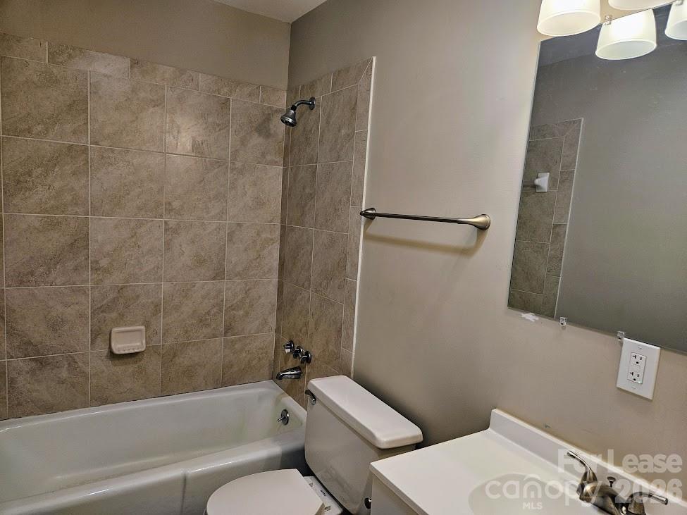 6815 Water Mill Court Property Photo 9