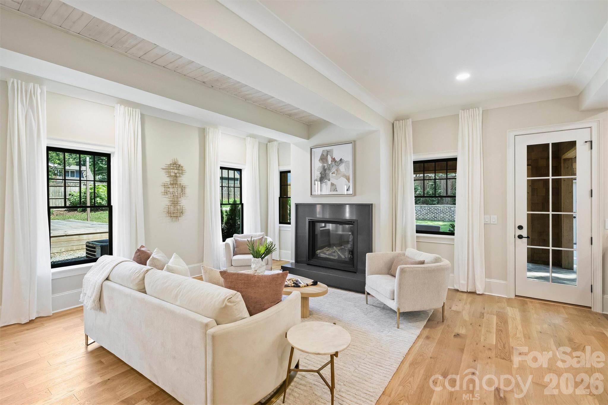 509 E Tremont Avenue Property Photo 11