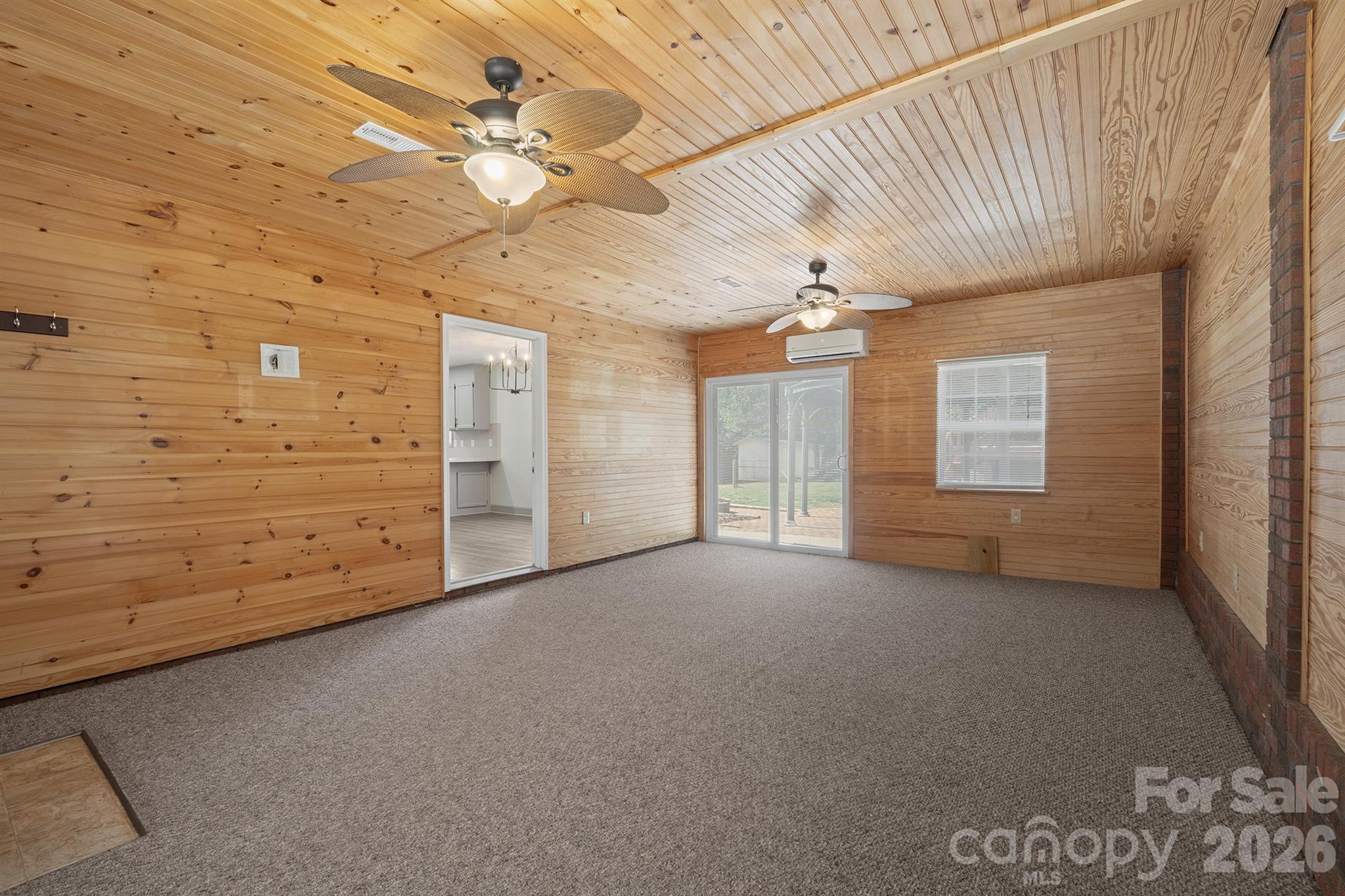 114 Glenwood Valley Drive Property Photo 3