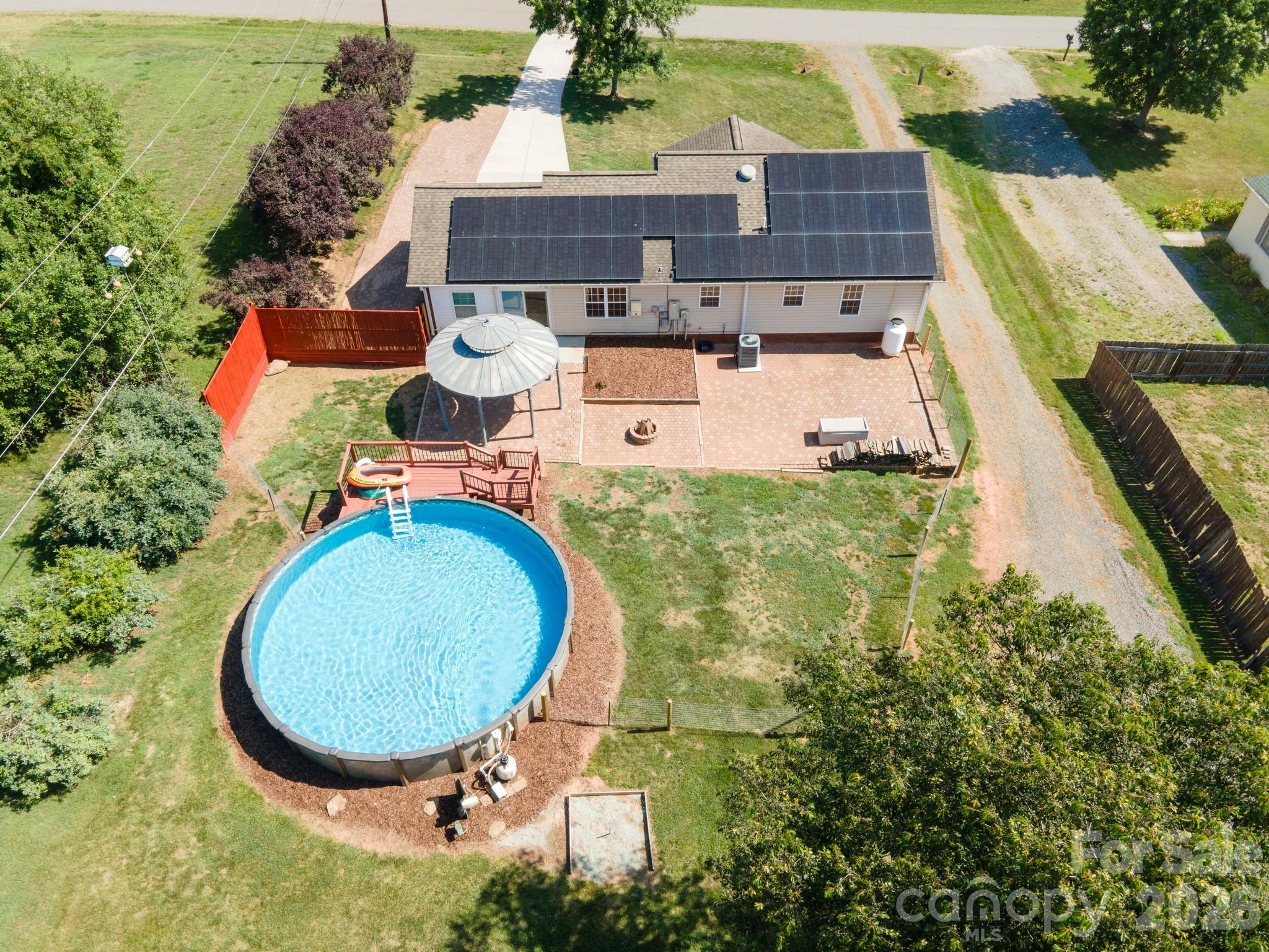 114 Glenwood Valley Drive Property Photo 7
