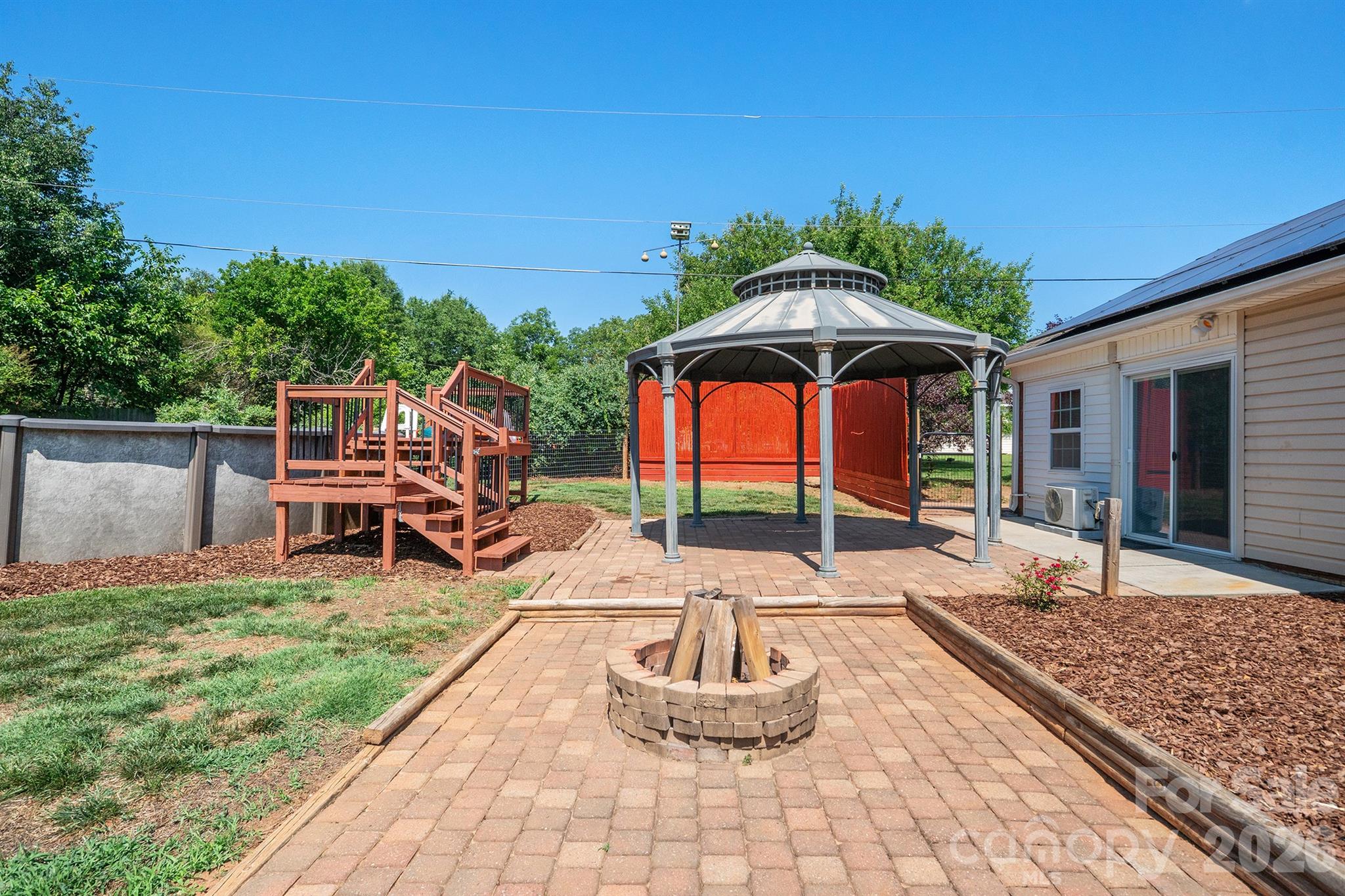 114 Glenwood Valley Drive Property Photo 14