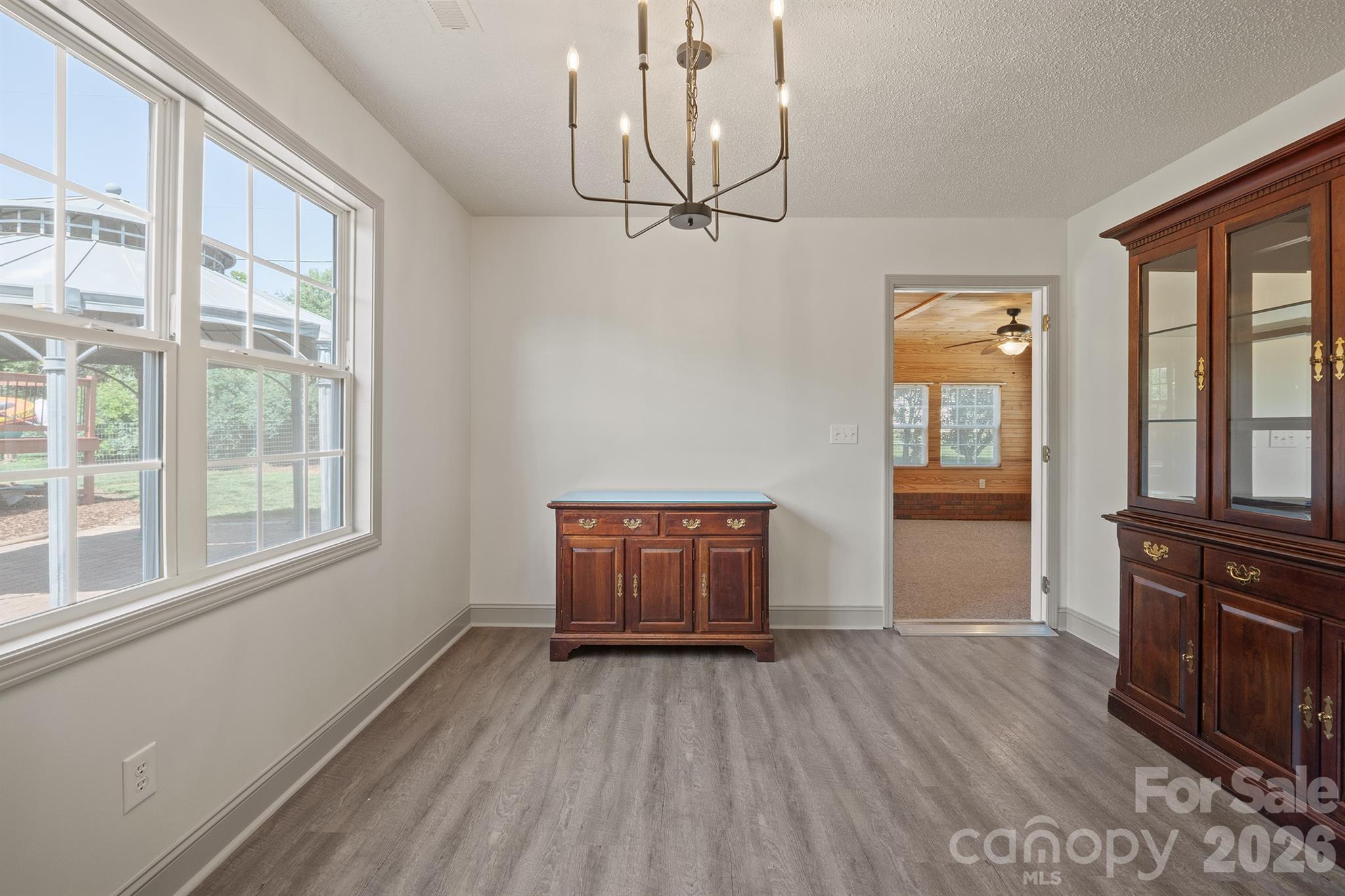 114 Glenwood Valley Drive Property Photo 18