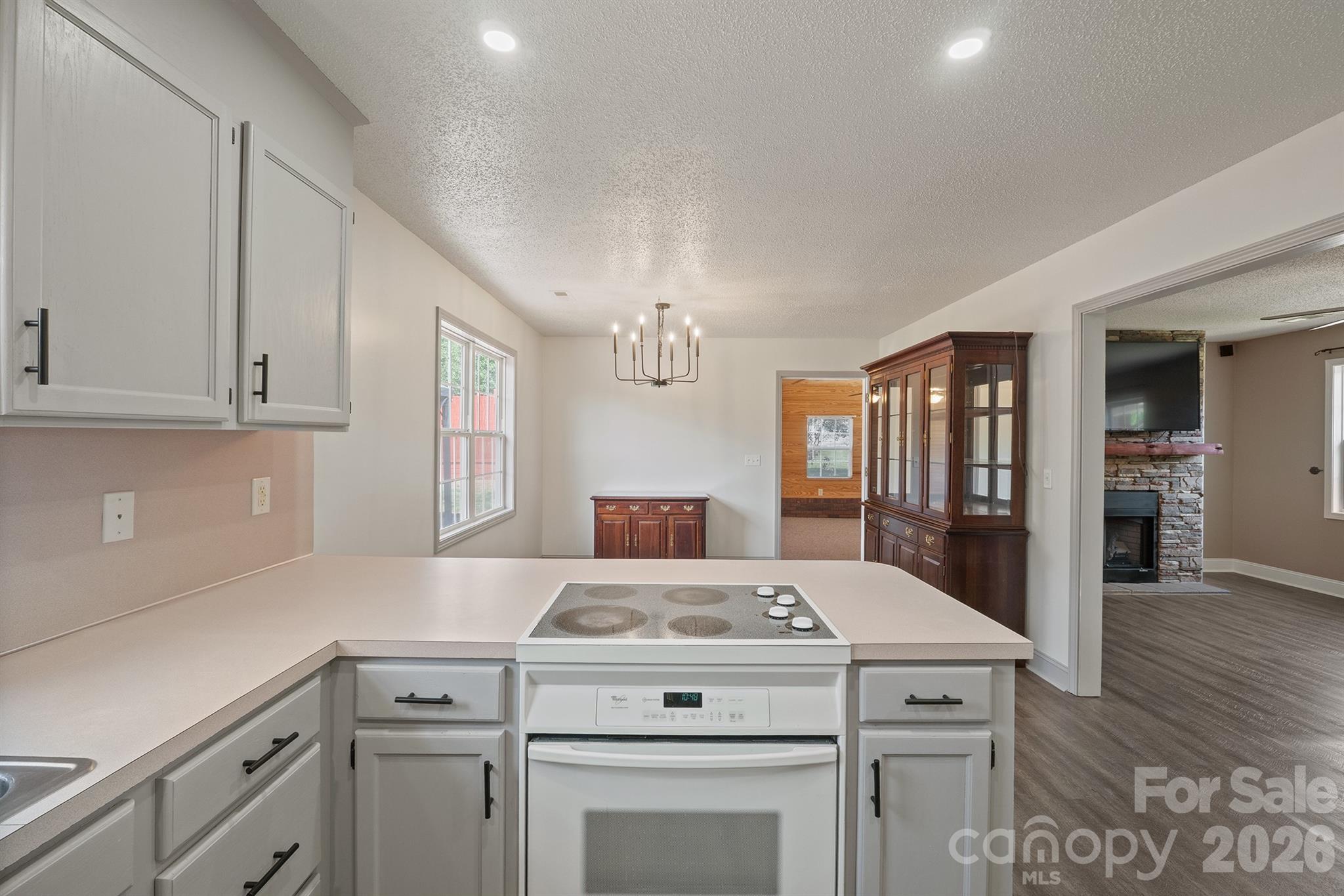 114 Glenwood Valley Drive Property Photo 21