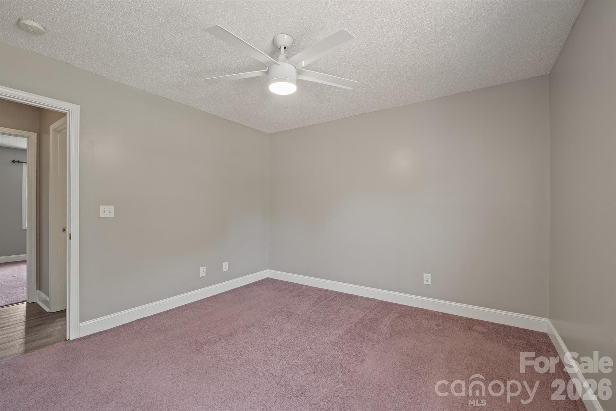 114 Glenwood Valley Drive Property Photo 34