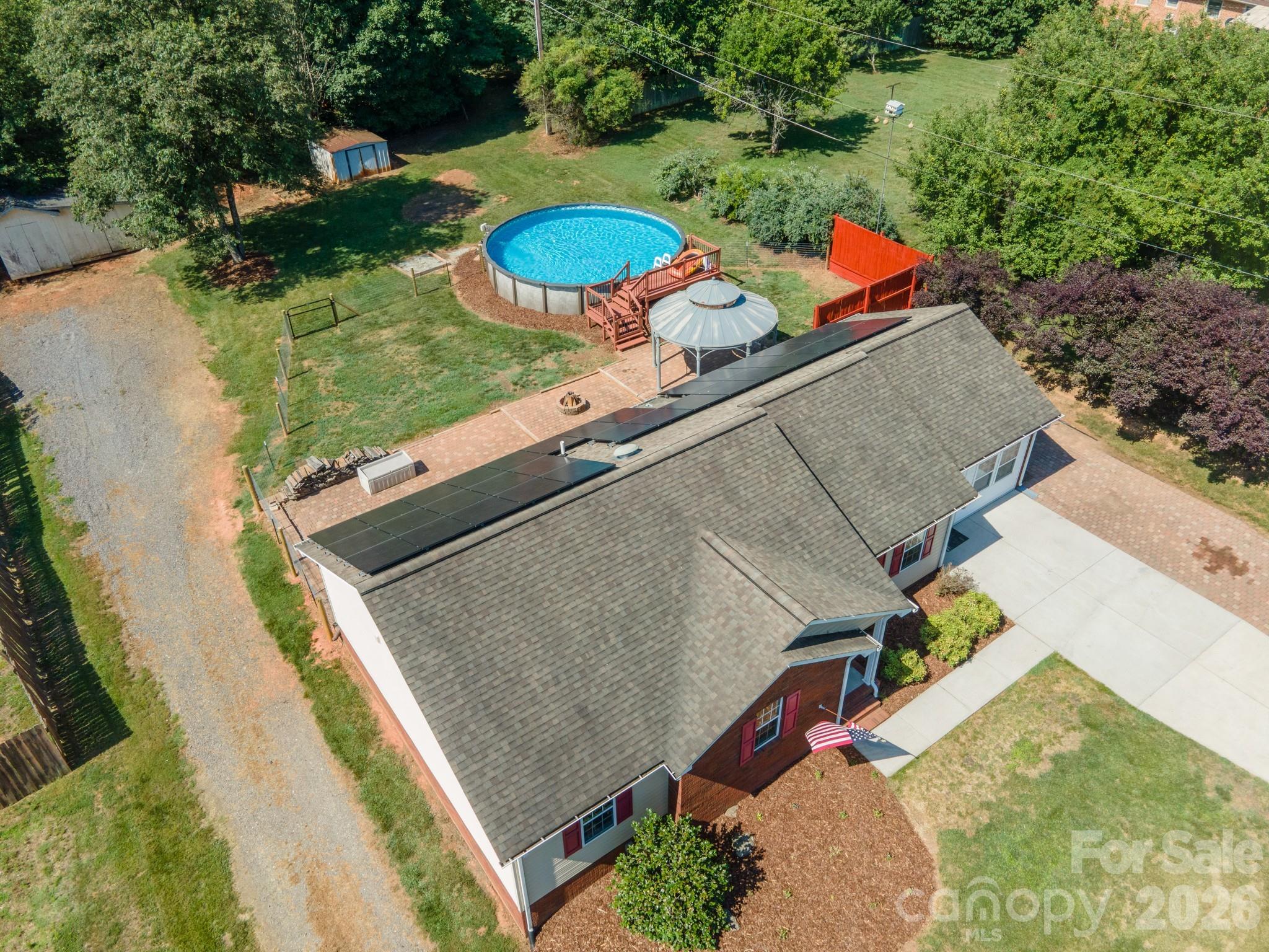 114 Glenwood Valley Drive Property Photo 40