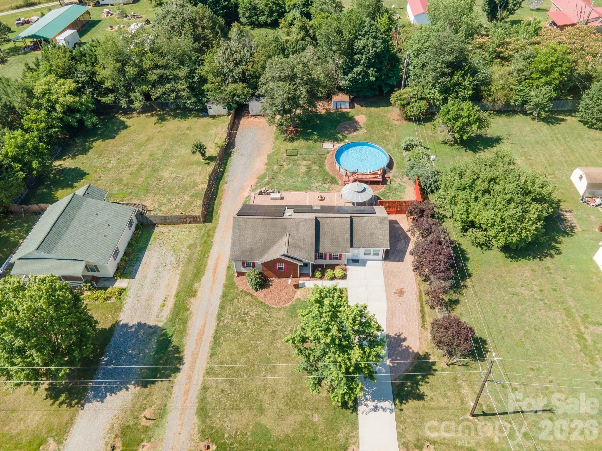 114 Glenwood Valley Drive Property Photo 41