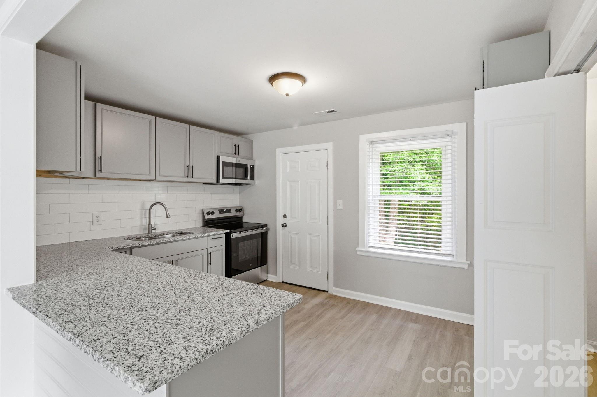 2725 Thornton Road Property Photo 5