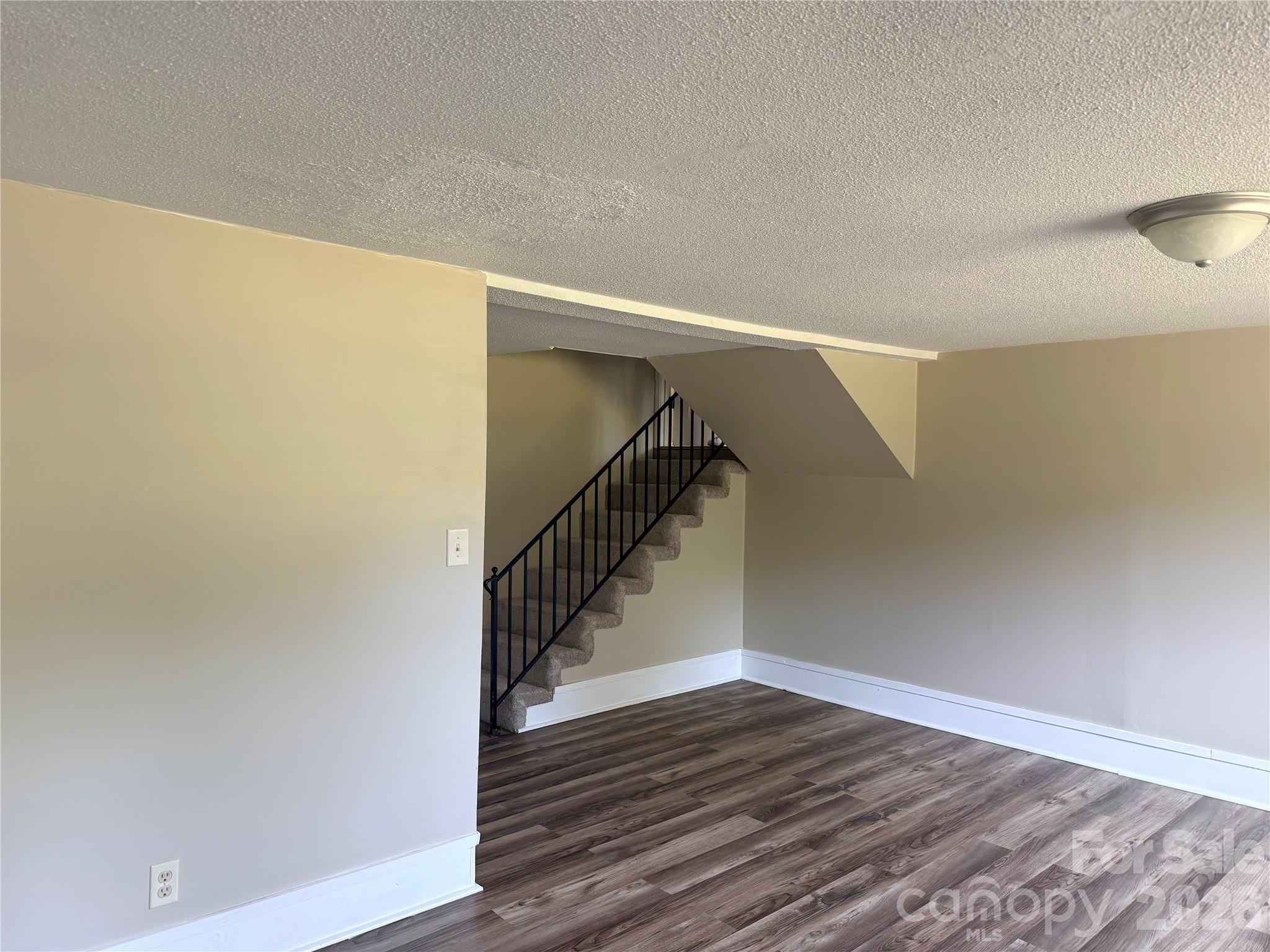 267 Hoopaugh Avenue Property Photo 25