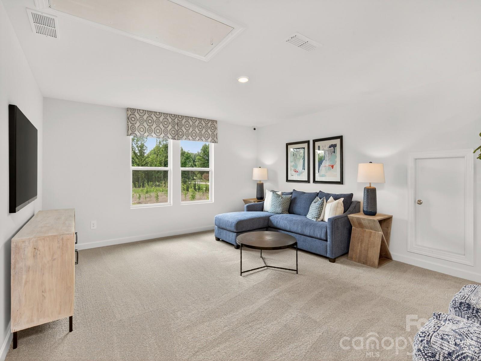 2405 Maxton Drive Property Photo 11