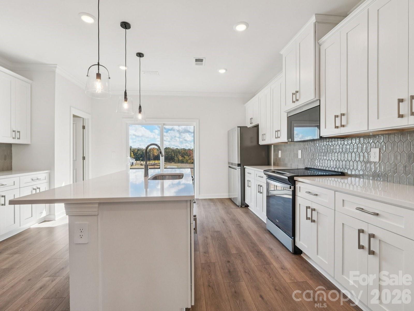 383 Golden Maple Court Property Photo 3