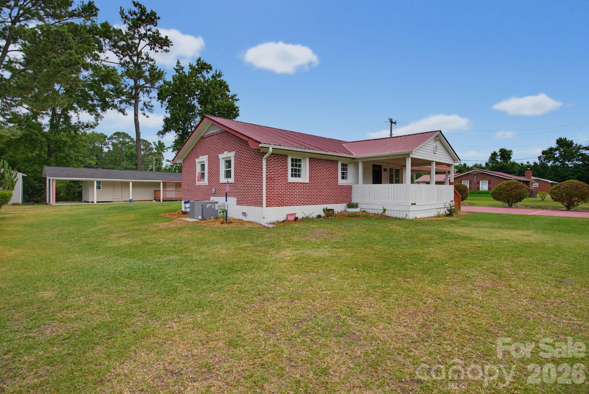 149 Dobbins Street Property Photo 2