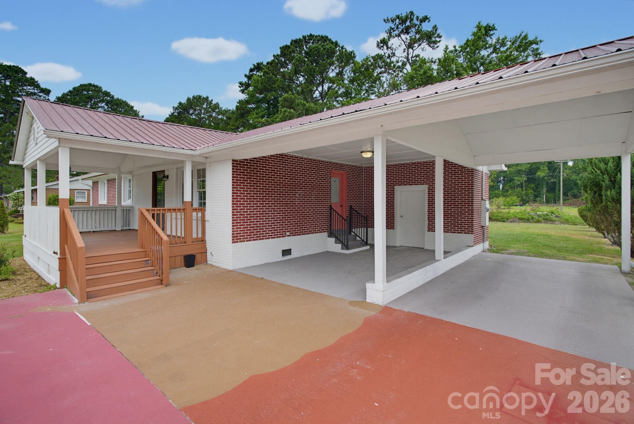 149 Dobbins Street Property Photo 3