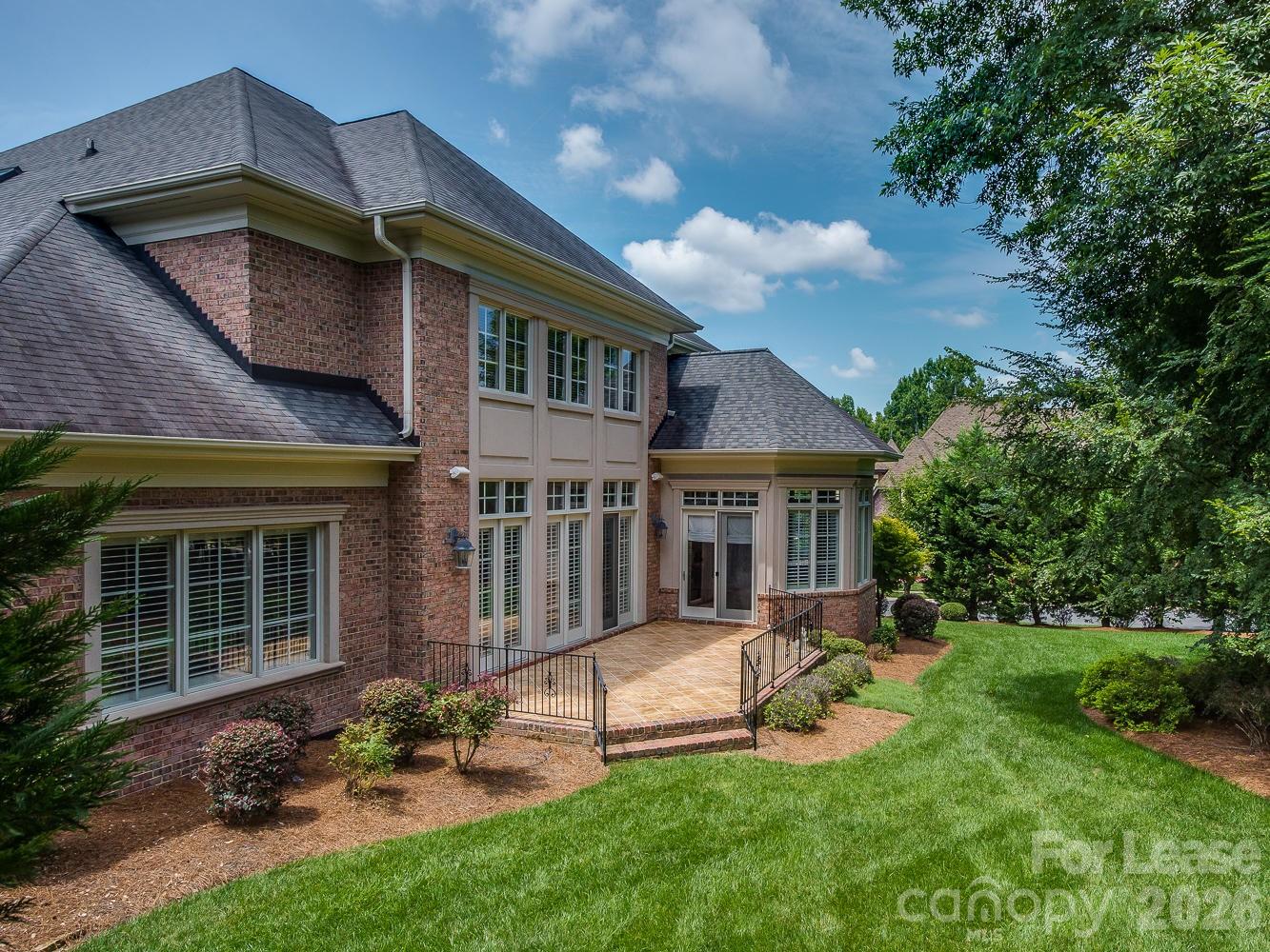 7126 Summerhill Ridge Drive Property Photo 4