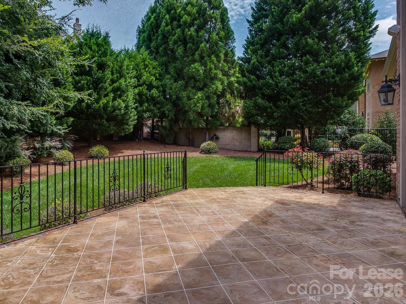 7126 Summerhill Ridge Drive Property Photo 6