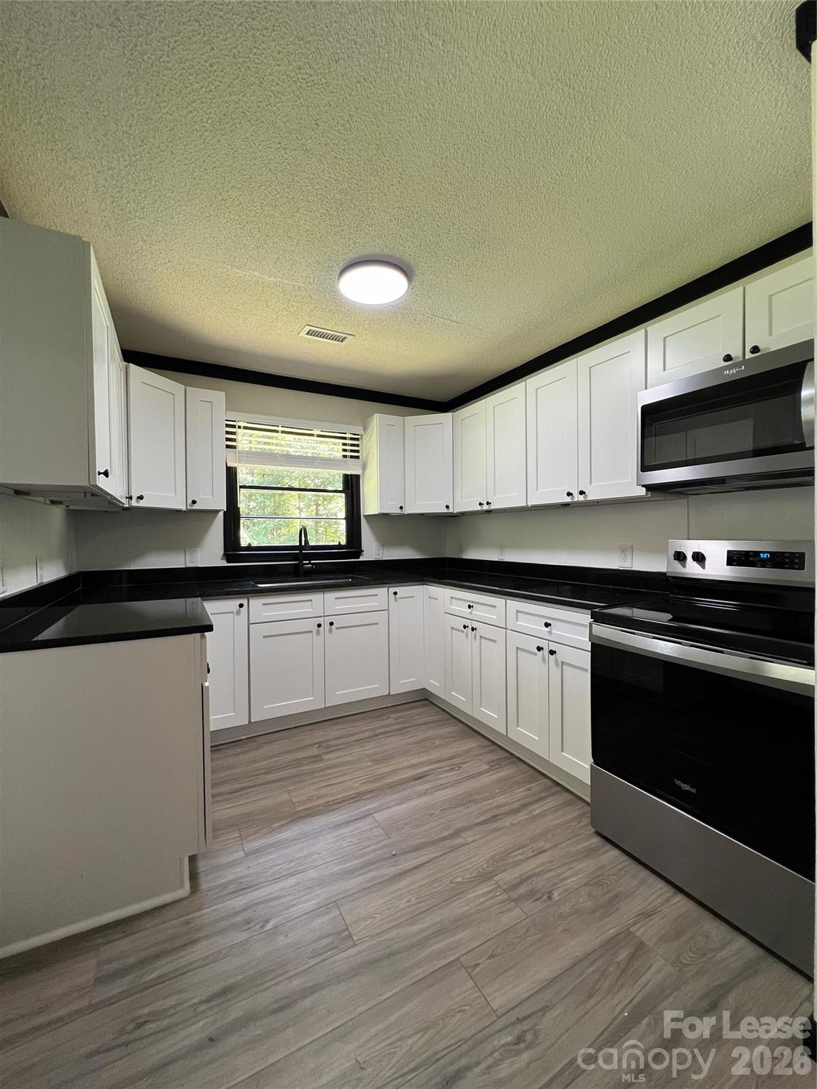 1214 Northwoods Drive Property Photo 3
