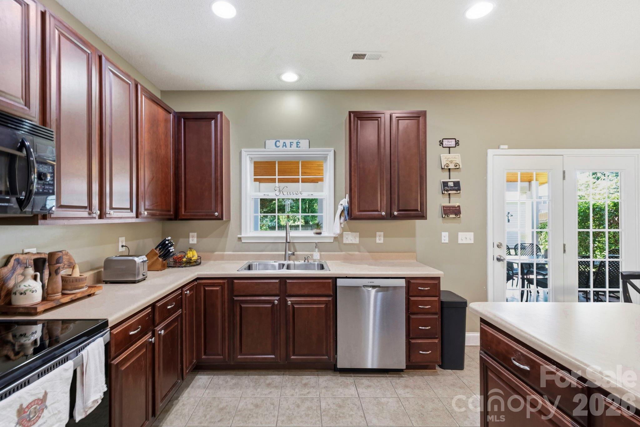 266 Wildbriar Road Property Photo 15