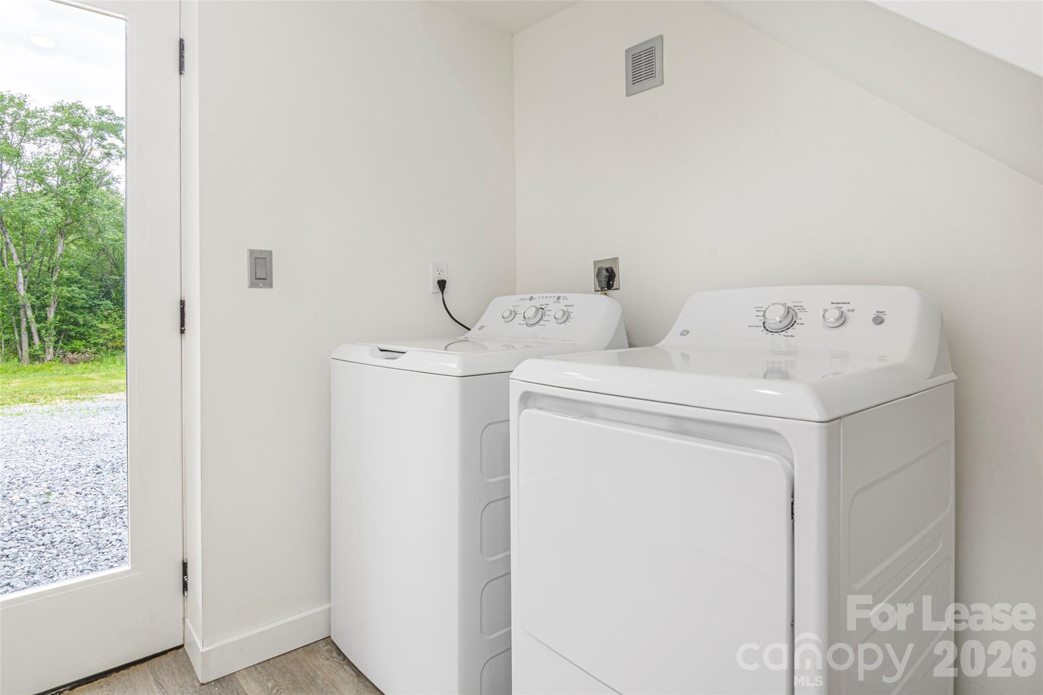 286 Berkeley Road Property Photo 12