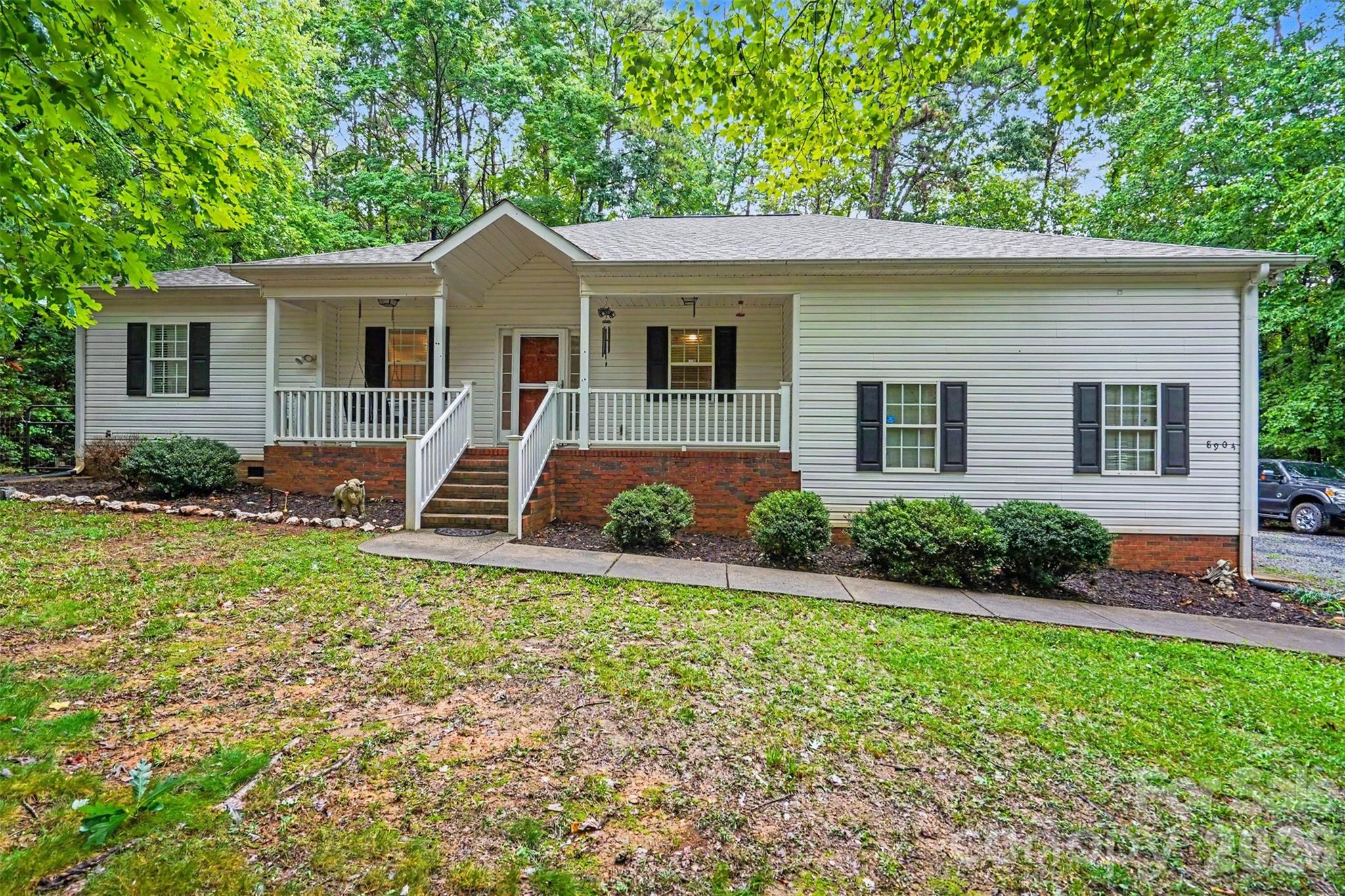 8904 Gosnell Drive Property Photo 1