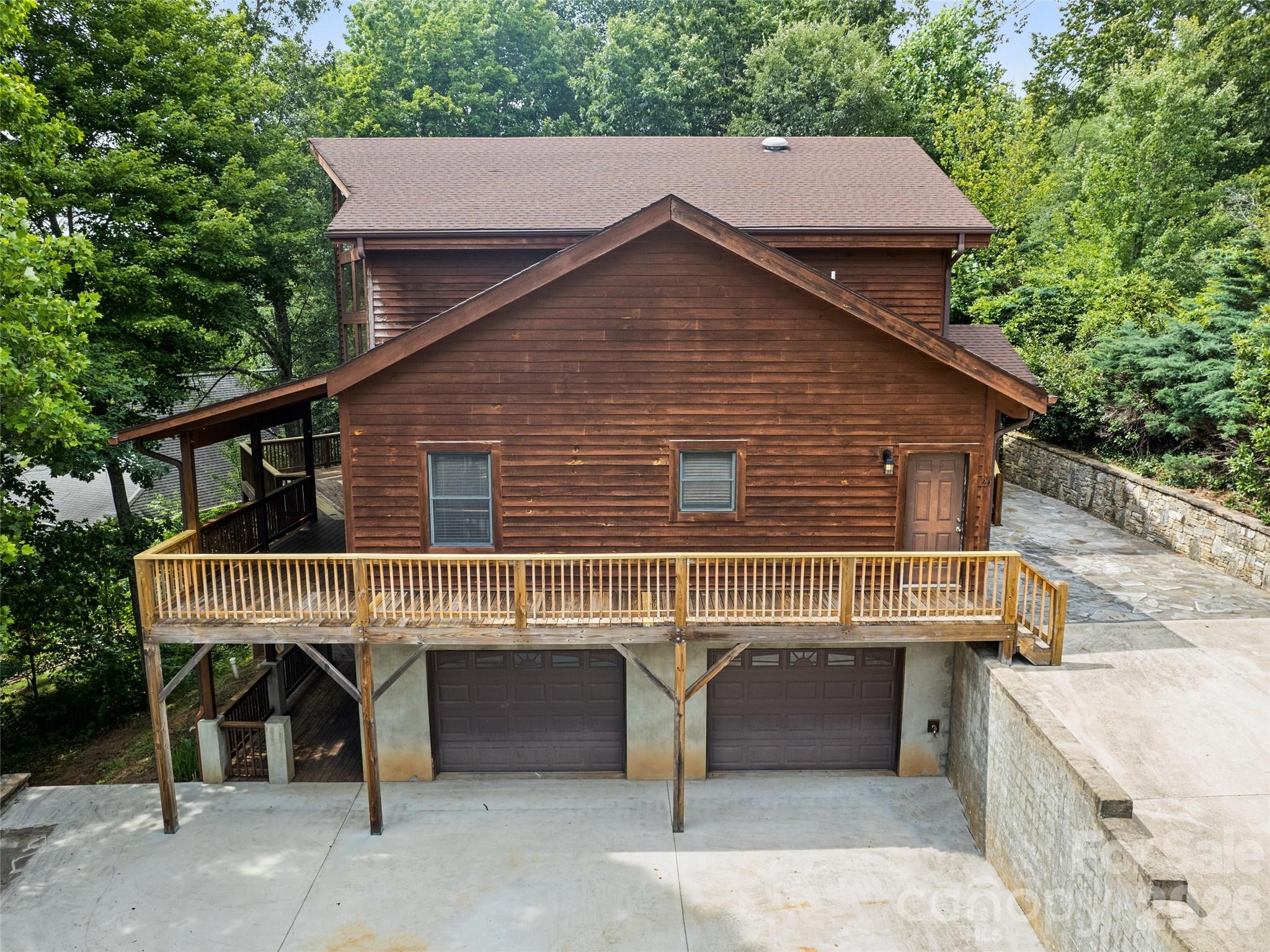 20 Sarah Court Property Photo 1