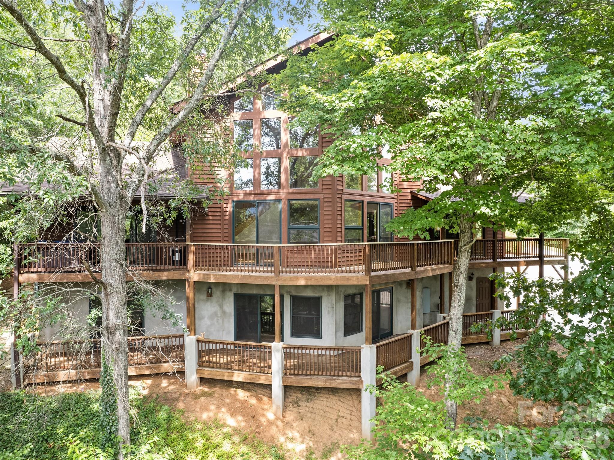 20 Sarah Court Property Photo 2