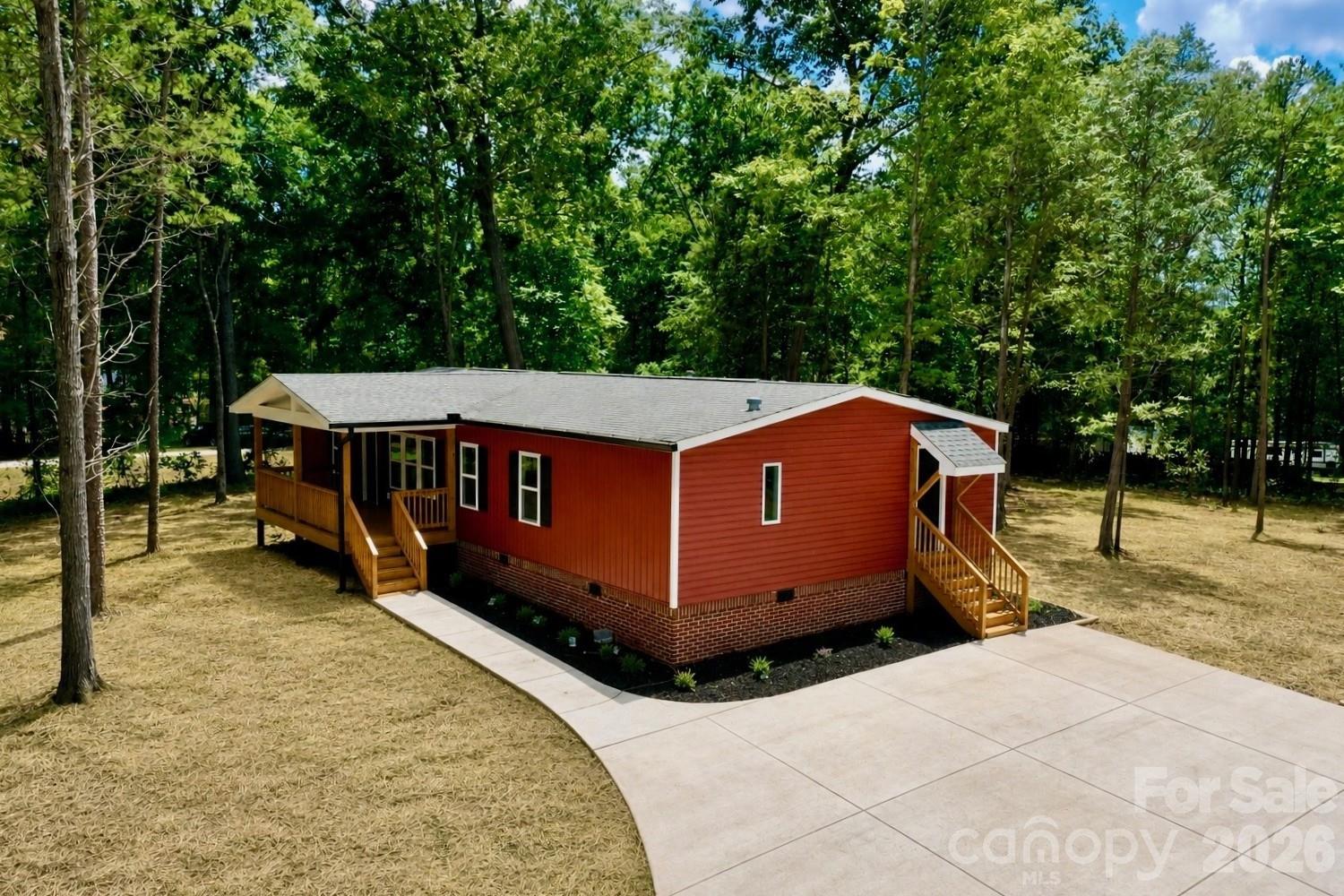 9401 Seymour Lane Property Photo 1