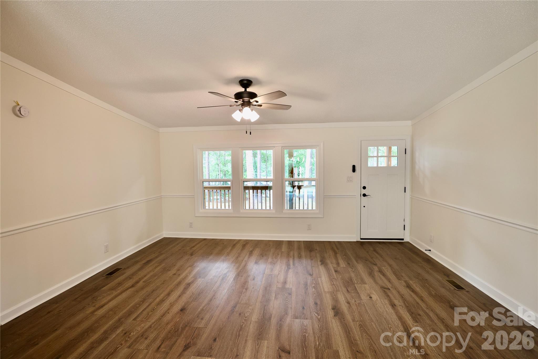 9401 Seymour Lane Property Photo 11