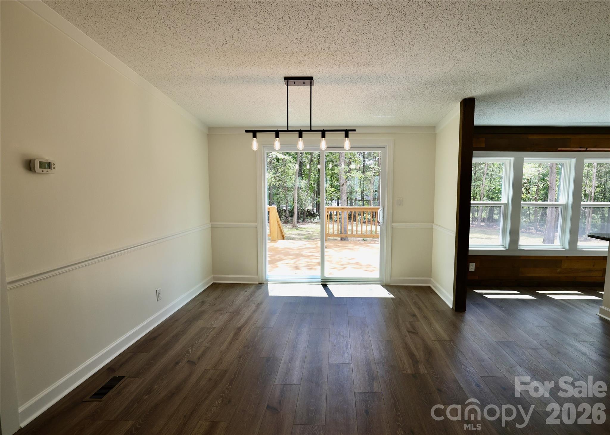 9401 Seymour Lane Property Photo 12