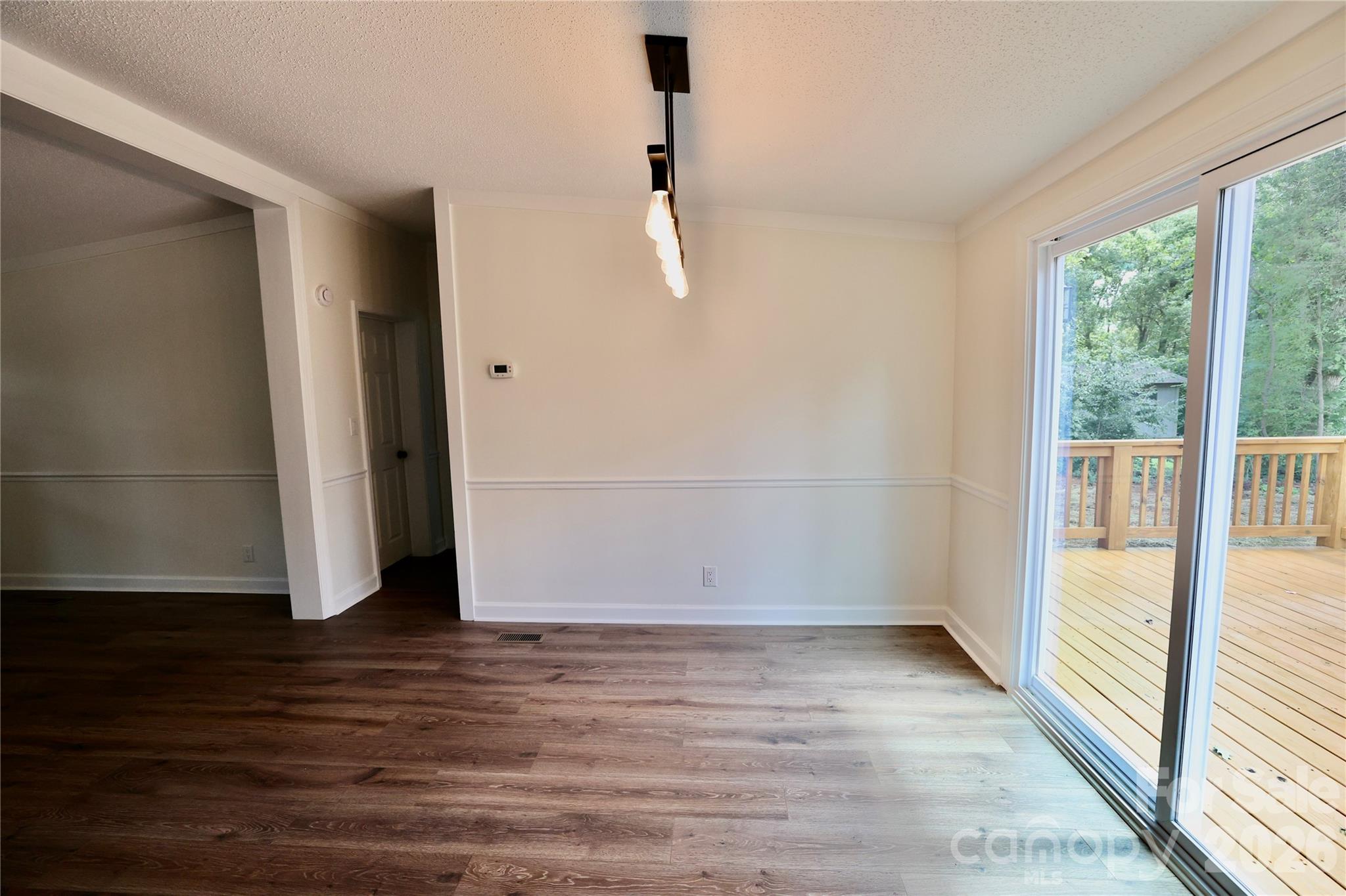 9401 Seymour Lane Property Photo 13