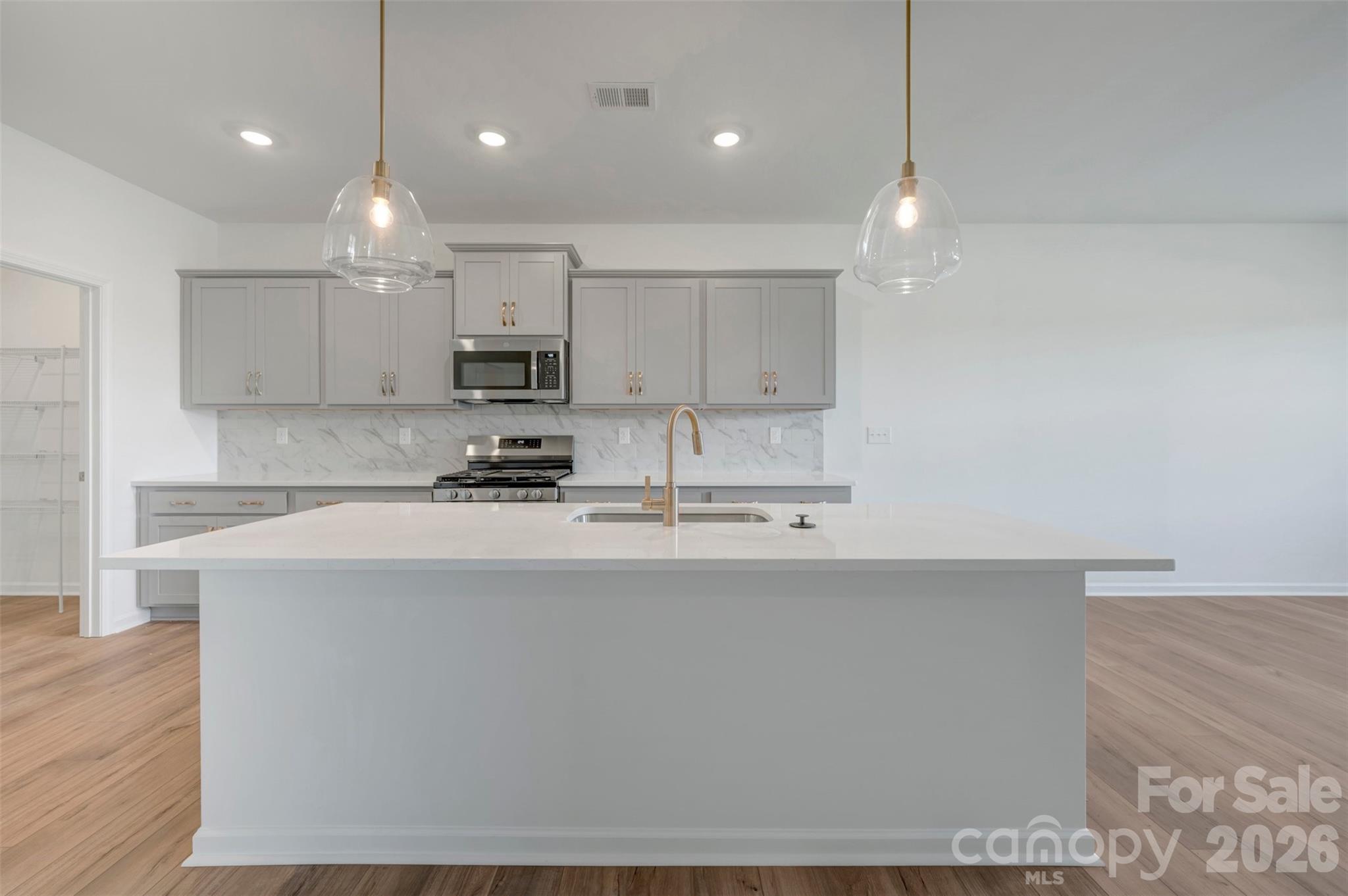 2173 Clifton Road Property Photo 3