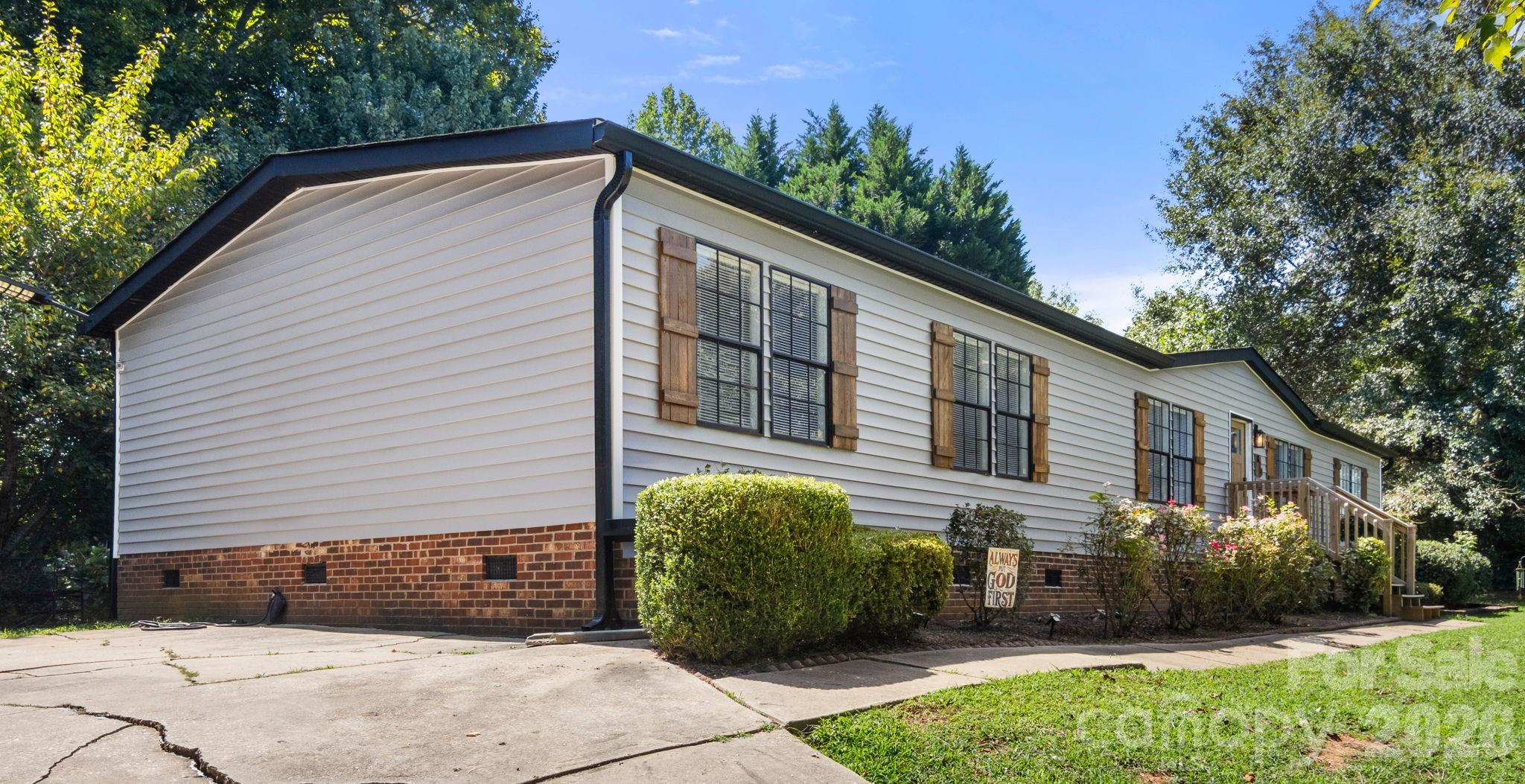 824 Joseph Antoon Circle Property Photo 4