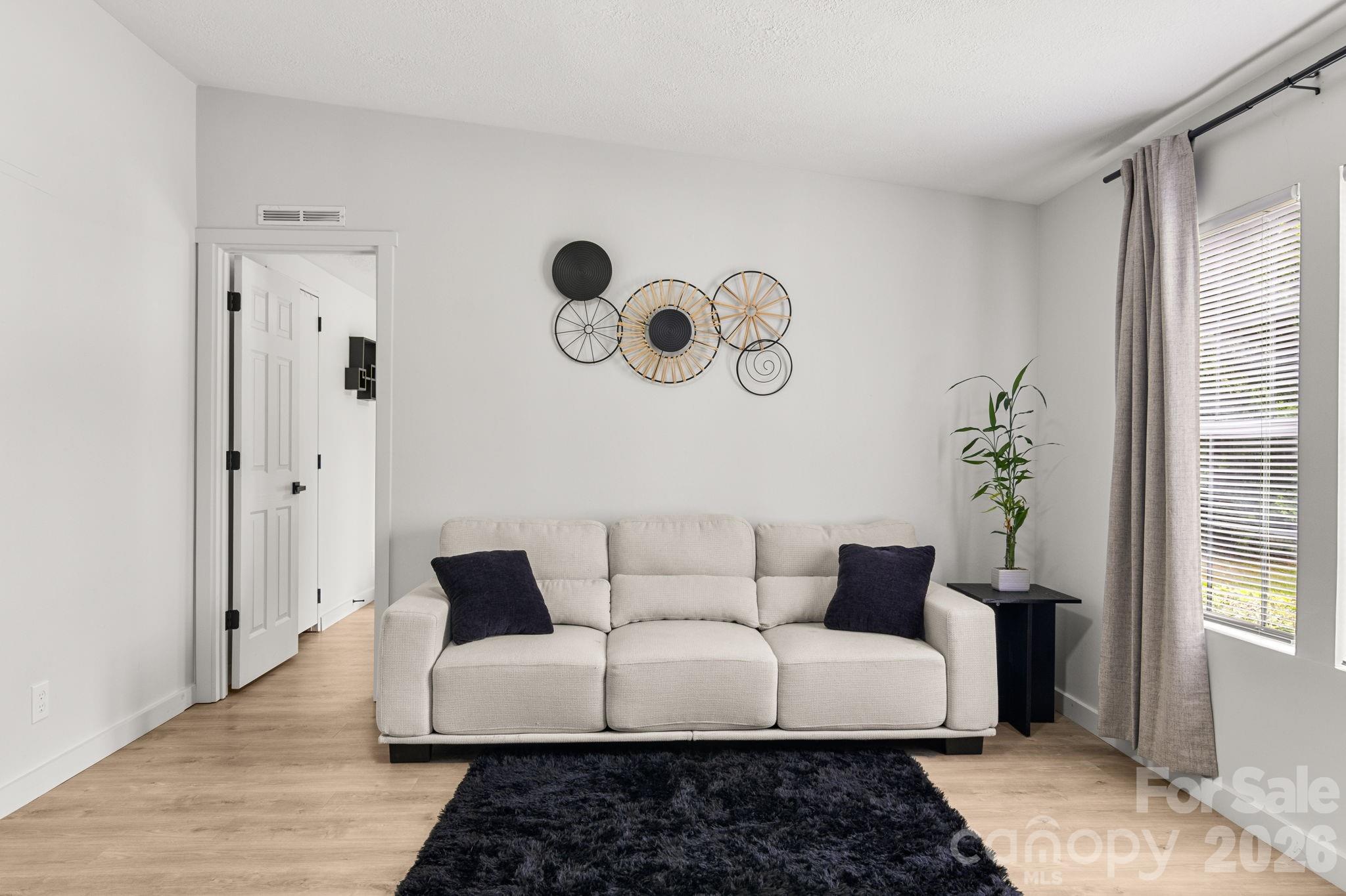 824 Joseph Antoon Circle Property Photo 8