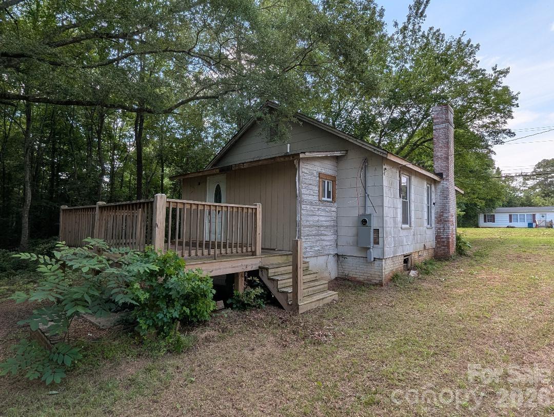4548 Springs Road Property Photo 3