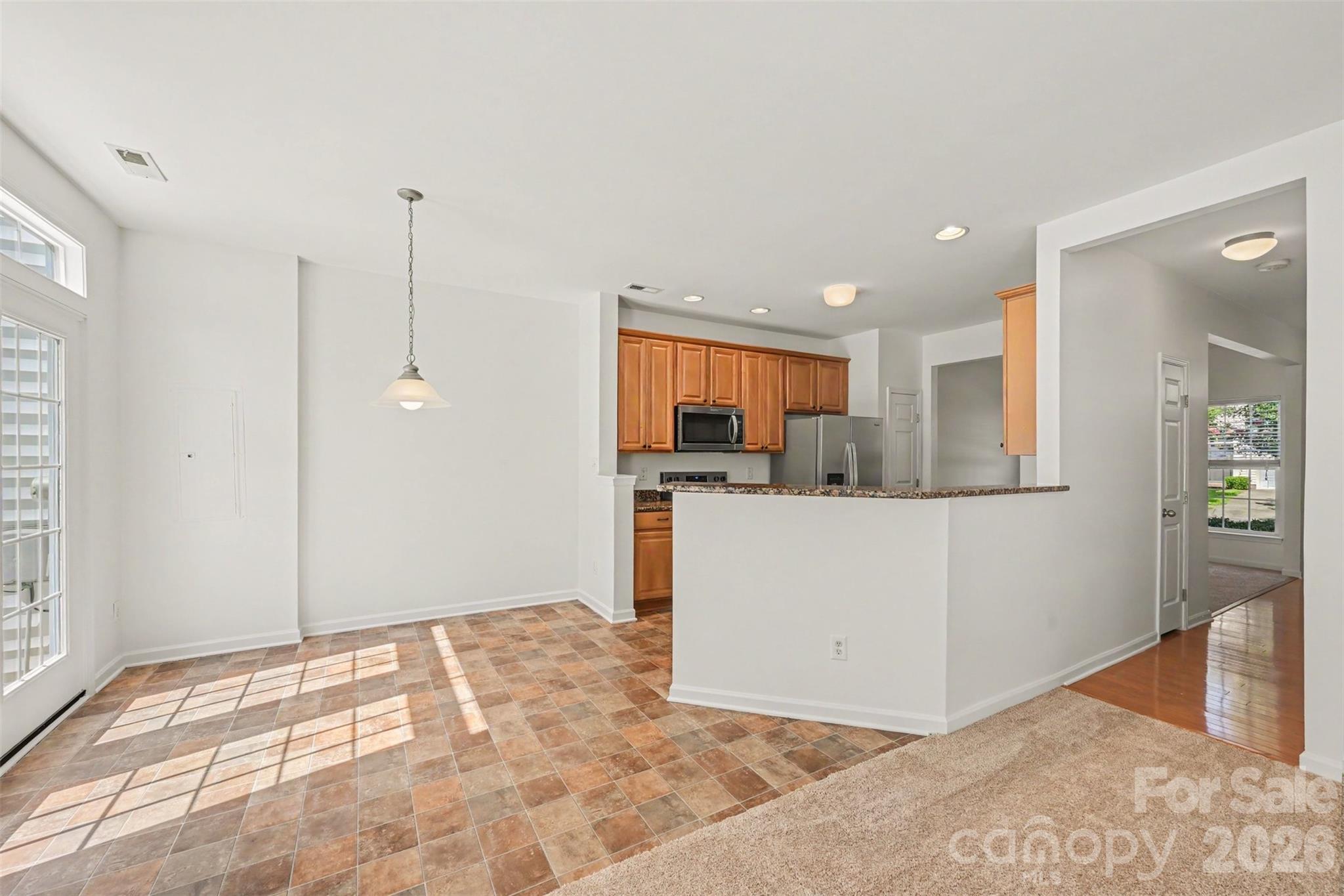 107 S Arcadian Way Property Photo 4