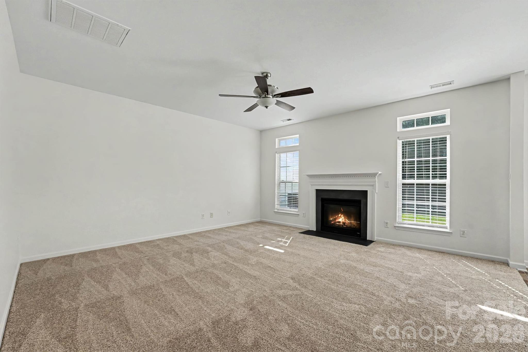 107 S Arcadian Way Property Photo 7
