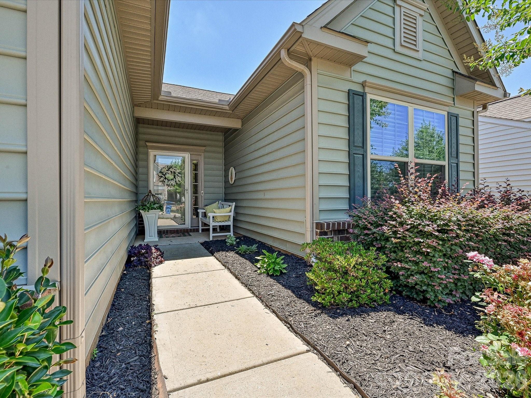 1726 Tailed Hawk Way Property Photo 2