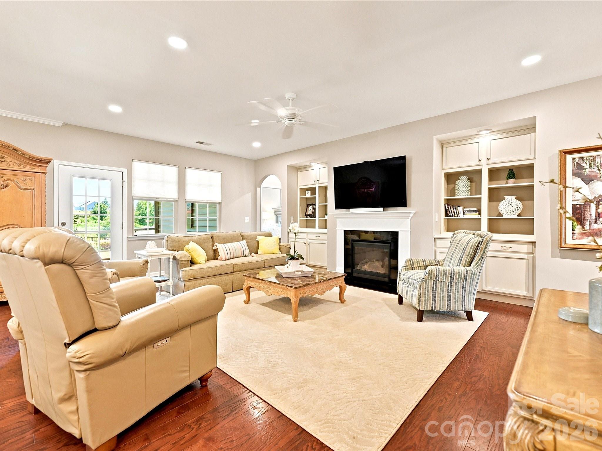 1726 Tailed Hawk Way Property Photo 6