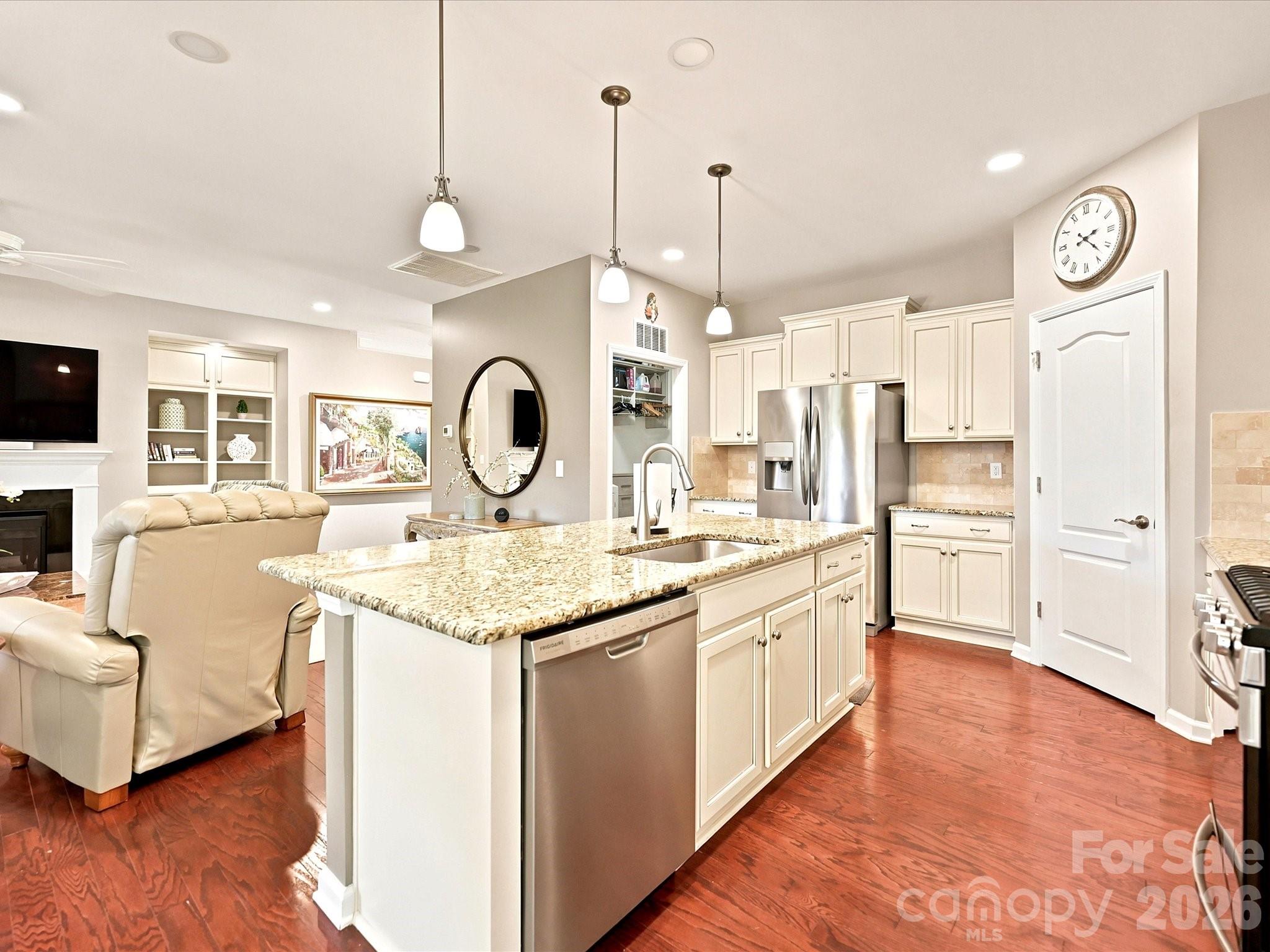 1726 Tailed Hawk Way Property Photo 10