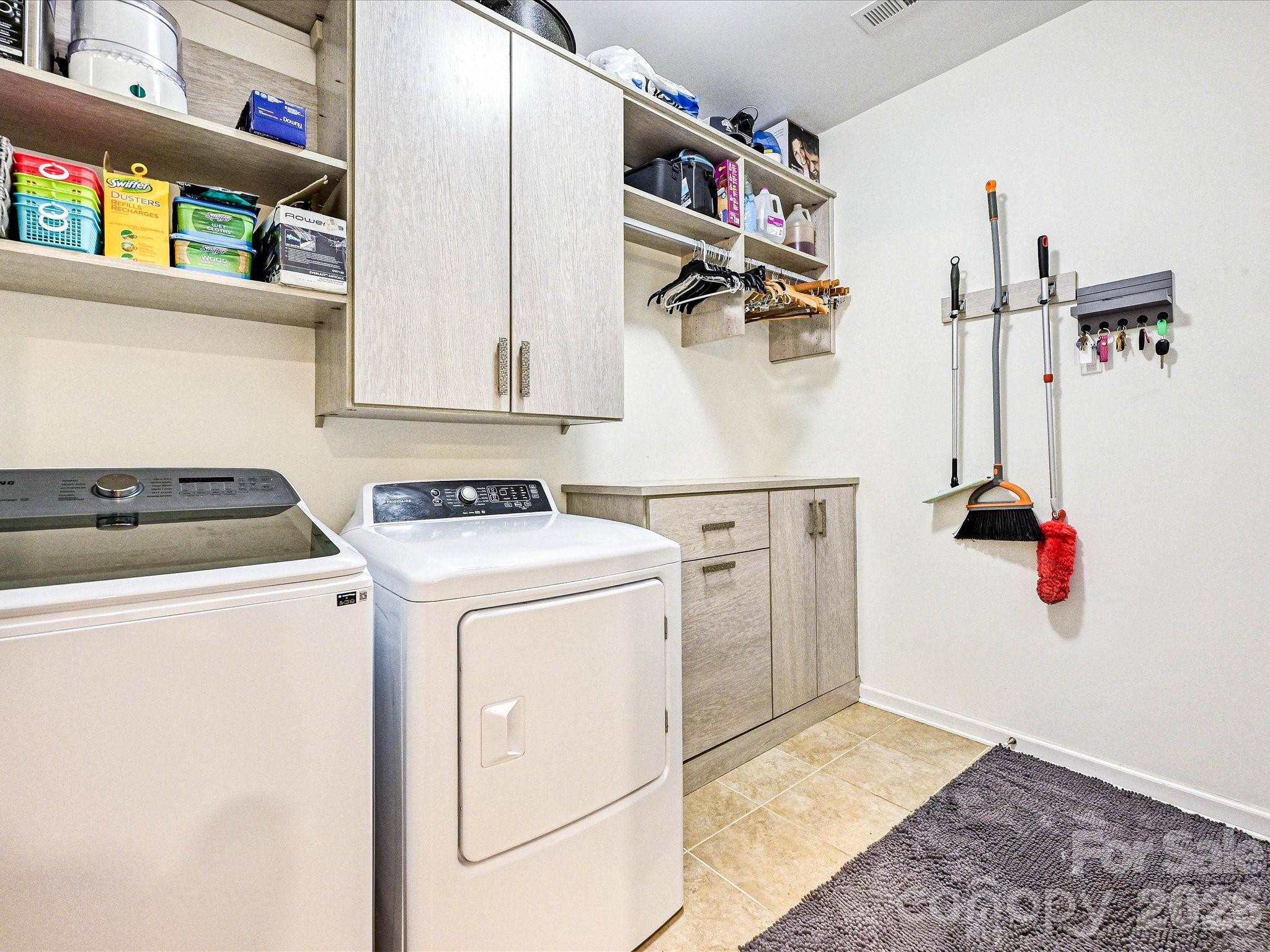 1726 Tailed Hawk Way Property Photo 17