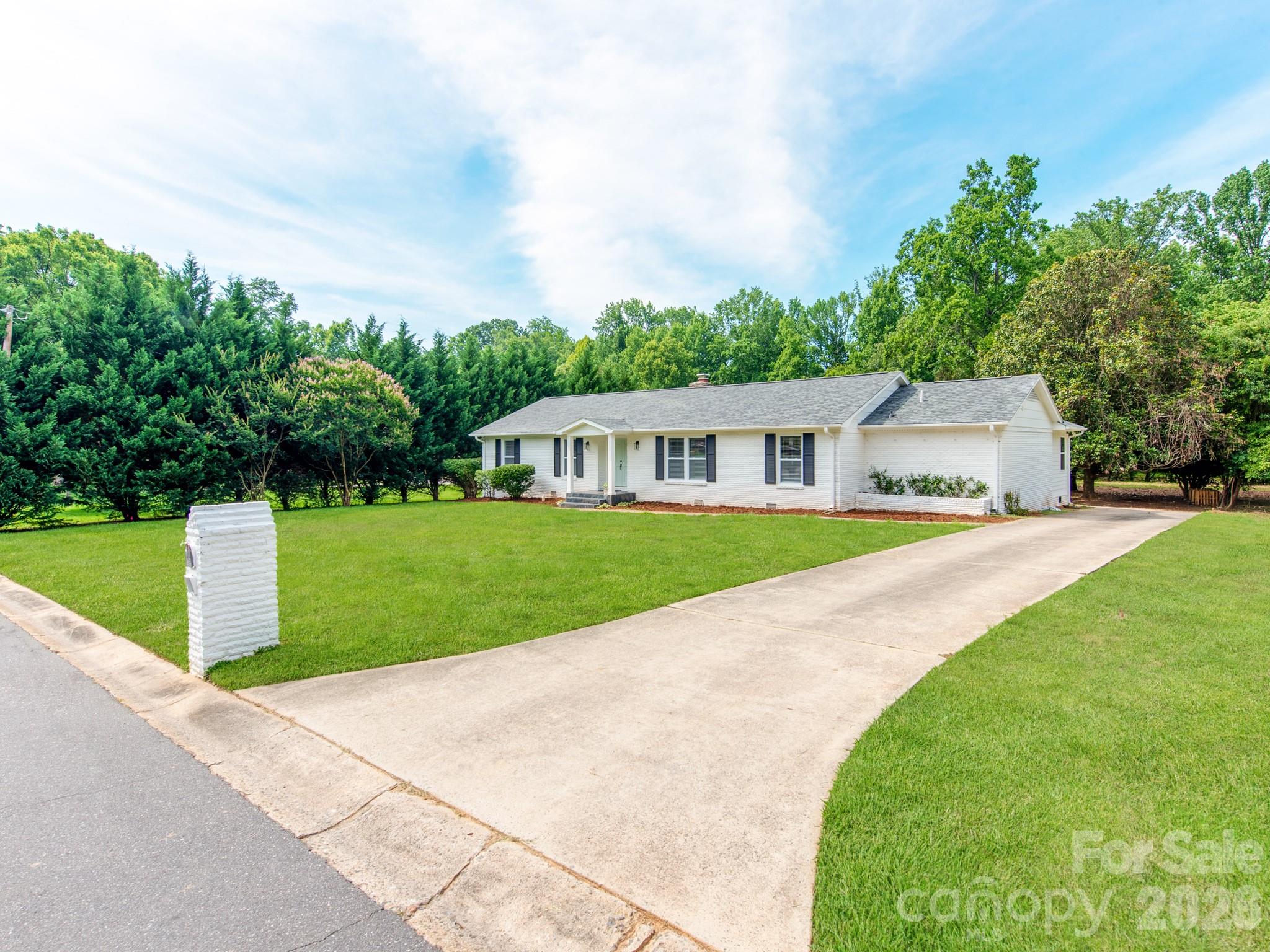 629 Belmorrow Drive Property Photo 2